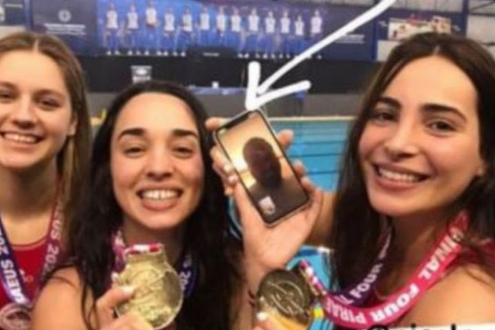 Η αφιέρωση στον Χάρη Παυλίδη: Το SPORT24 ήταν εκεί όταν οι πολίστριες του Ολυμπιακού παραληρούσαν στην VIDEO κλήση με Κίνα