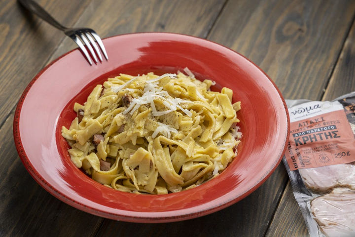 Όλοι θα λατρέψουν αυτή τη συνταγή για greek style carbonara
