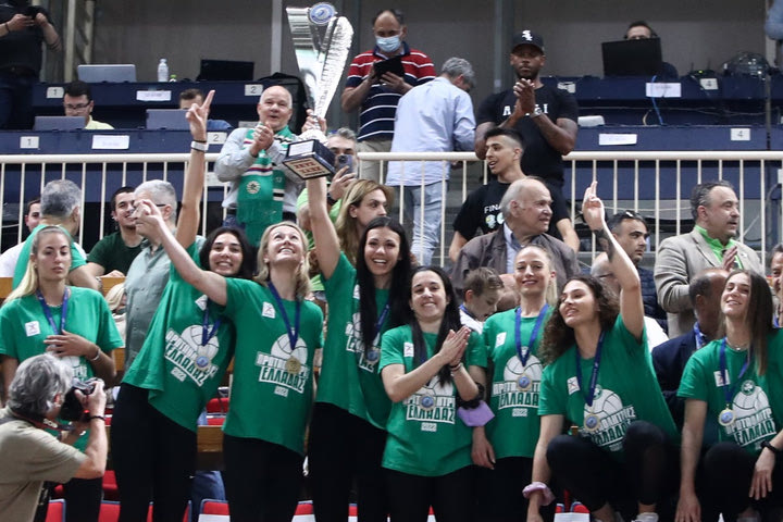 Παναθηναϊκός βόλεϊ γυναικών: Η απονομή του τροπαίου στις πρωταθλήτριες