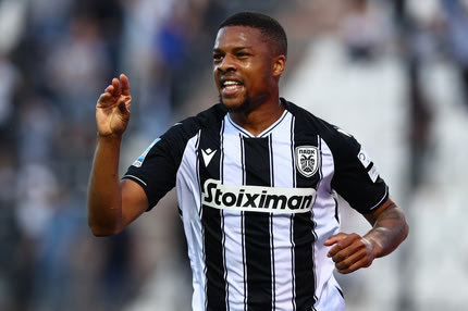 Ο Άκπομ πρώτος και καλύτερος στην EFL Team of the Season για το FIFA 23