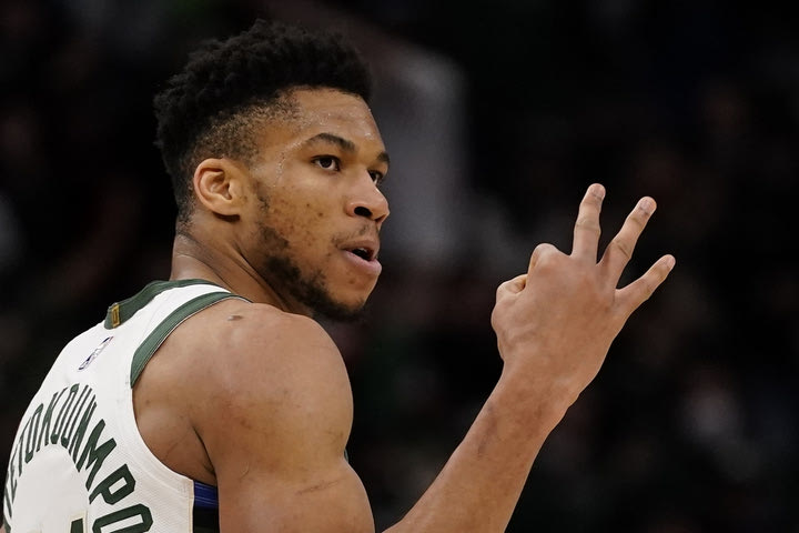 NBA, Γιάννης Αντετοκούνμπο: “Είμαι γέρικη ψυχή όμως θέλω να πετύχω περισσότερα, λατρεύω να κερδίζω”