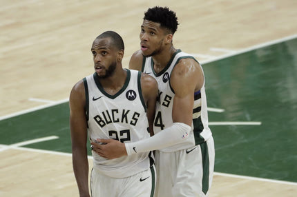 NBA, Μίντλετον για Γιάννη Αντετοκούνμπο: “Δεν τέθηκε ποτέ θέμα για το ποιος είναι ο Μπάτμαν και ποιος ο Ρόμπιν στους Μπακς”