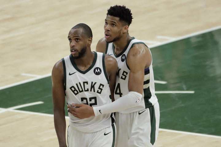 NBA, Μίντλετον για Γιάννη Αντετοκούνμπο: “Δεν τέθηκε ποτέ θέμα για το ποιος είναι ο Μπάτμαν και ποιος ο Ρόμπιν στους Μπακς”