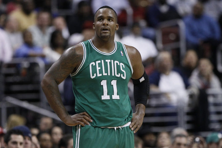 Ο Γκλεν Ντέιβις μπαίνει στο ρινγκ για να συντρίψει τους αντιπάλους του