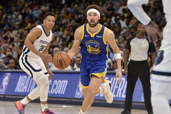 Γκρίζλις – Γουόριορς 116-117: Ο Κλέι Τόμπσον έβαλε το τρίποντο του μπρέικ στο Μέμφις