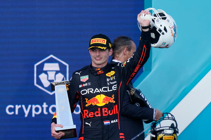 GP Μαϊάμι: Ο άπιαστος Φερστάπεν, ο “Σερ” Λεκλέρ, ο Ρωμαλέος Σάινθ και το παιχνίδι με τις κουμπάρες μεταξύ Χάμιλτον και Mercedes