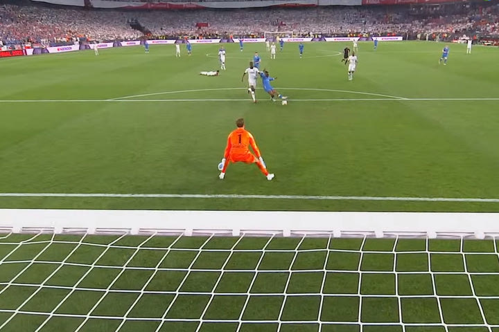 Το 1-0 της Ρέιντζερς με τον Αρίμπο
