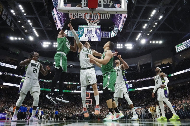 NBA: Το συγκλονιστικό φινάλε στο Μπακς – Σέλτικς και τα αλλεπάλληλα χαμένα σουτ των Κελτών στην τελευταία φάση
