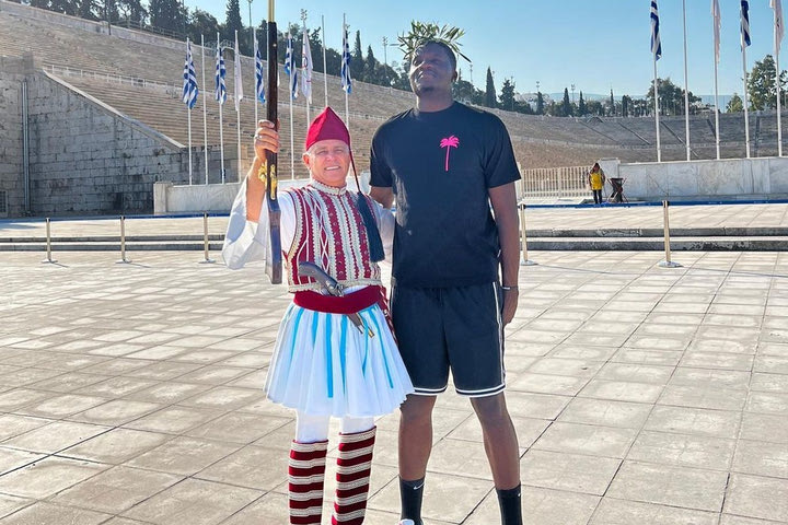 Απολαμβάνει την Αθήνα ο Κλιντ Καπέλα των Ατλάντα Χοκς