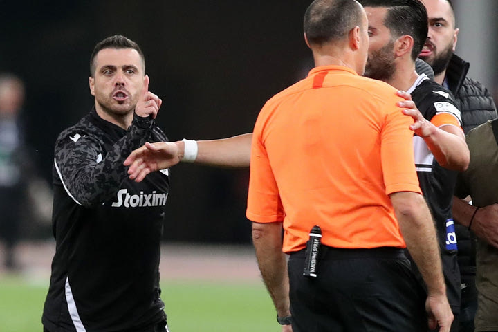 ΠΑΟΚ: Βιεϊρίνια και Κρέσπο αποβλήθηκαν για διαμαρτυρία μετά τη λήξη του τελικού