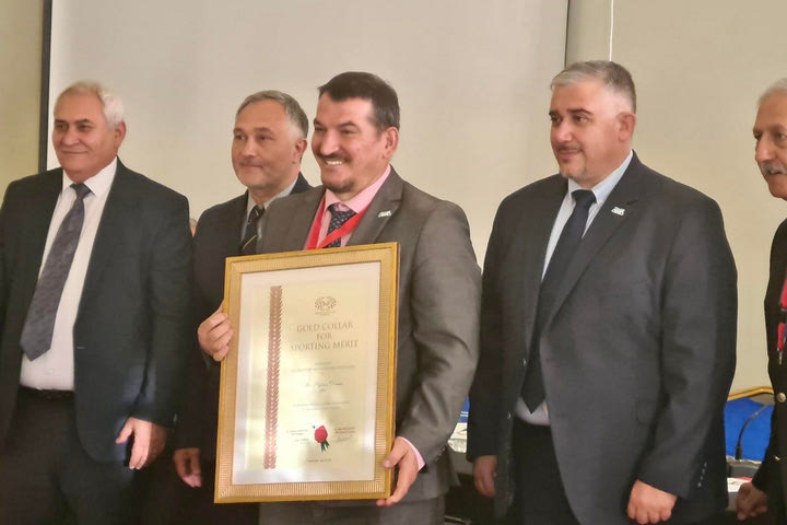 Η Ευρωπαϊκή Ομοσπονδία της Άρσης Βαρών τίμησε τον Πύρρο Δήμα
