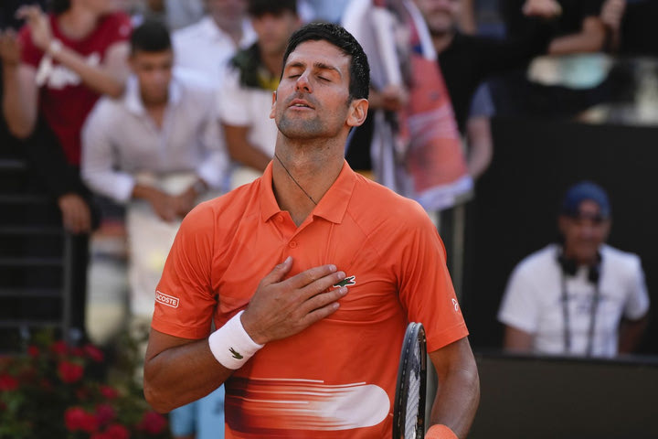 Roland Garros: Δια περιπάτου στον τέταρτο γύρο ο Νόβακ Τζόκοβιτς