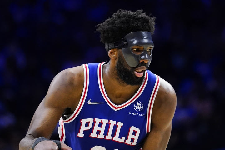 NBA, Μπάτλερ σε Εμπίντ: “Γαμ…αι η μάσκα σου”