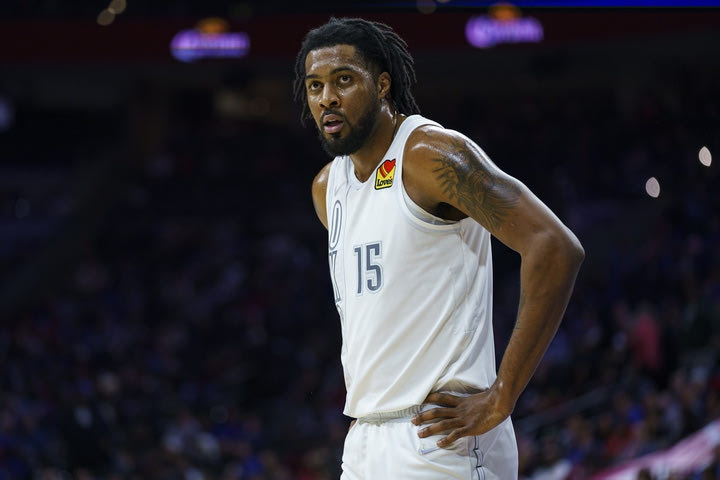 NBA: Οι Θάντερ έστειλαν Φέιβορς και Μαλεντόν στους Ρόκετς σε ανταλλαγή συνολικά 8 παικτών
