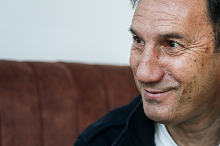 Ο Κώστας Φραντζέσκος στο SPORT24: “Έλεγα ‘κύριε Δημήτρη’ τον Σαραβάκο, στο Χάιμπουρι άκουγα την μπάλα να σφυράει”