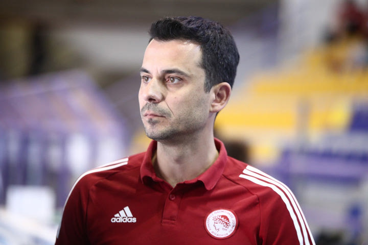 Ολυμπιακός χάντμπολ: Παραμένει στους πρωταθλητές ο Καρασαββίδης