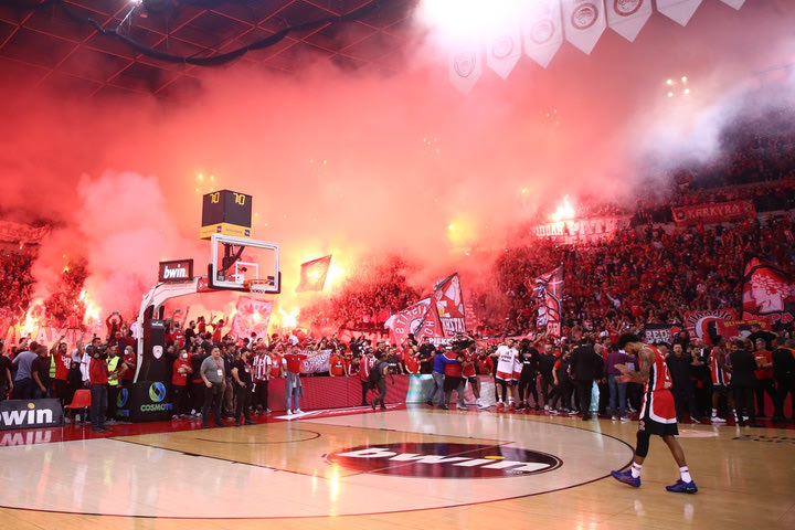 EuroLeague για την είσοδο του κόσμου στο παρκέ του ΣΕΦ: “Καταδικάζουμε όσα συνέβησαν στα τελευταία λεπτά”