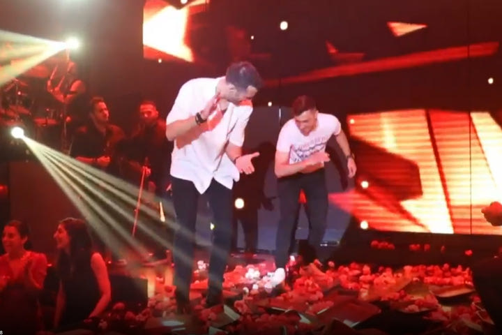 Παναθηναϊκός: Το ζεϊμπέκικο του Κώτσιρα με τον Αργυρό να τον χειροκροτεί