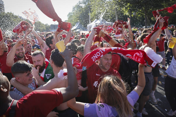 Τελικός Champions League 2022: Εκατοντάδες οπαδοί μπήκαν με τη βία στο γήπεδο, σύμφωνα με το RMC