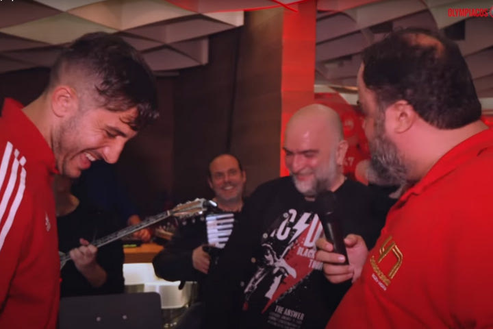 Ολυμπιακού: Η αφιέρωση του Μανωλά στον Μαρινάκη και η ατάκα του προέδρου των ερυθρόλευκων