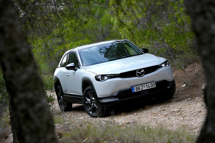 Δοκιμή Mazda MX-30: Ένα “ΜΧ” που είναι crossover και μπαίνει στην πρίζα