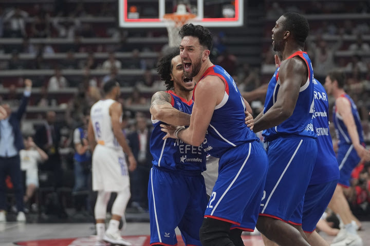 Final Four 2022: Ρεάλ Μαδρίτης – Εφές 57-58