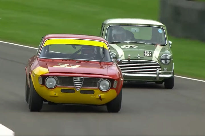 ​Κόντρα Mini με Alfa GTΑ στο Γκούντγουντ προσφέρει απίστευτο θέαμα