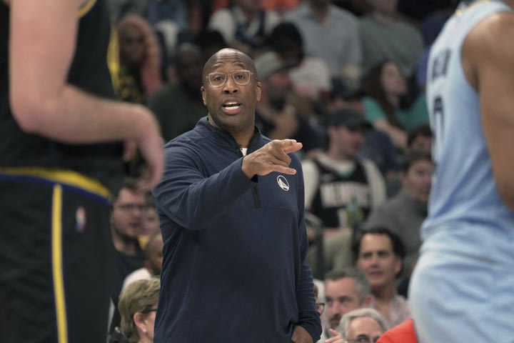 NBA, Μάικ Μπράουν για την βαριά ήττα των Γουόριορς: “Θα τη ρίξουμε στην τουαλέτα και θα τραβήξουμε το καζανάκι”