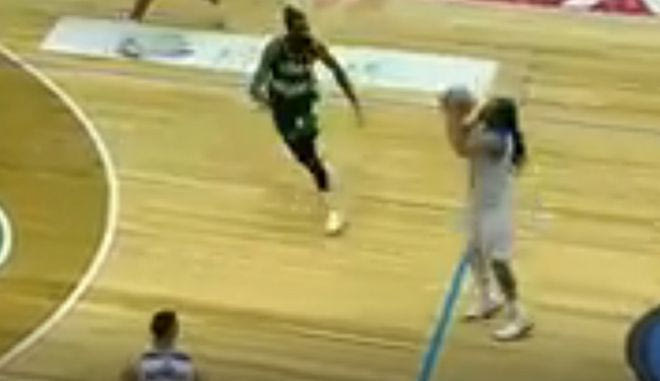 Ο Μούντι έβαλε τρομερό τρίποντο και πλήγωσε τον Παναθηναϊκό