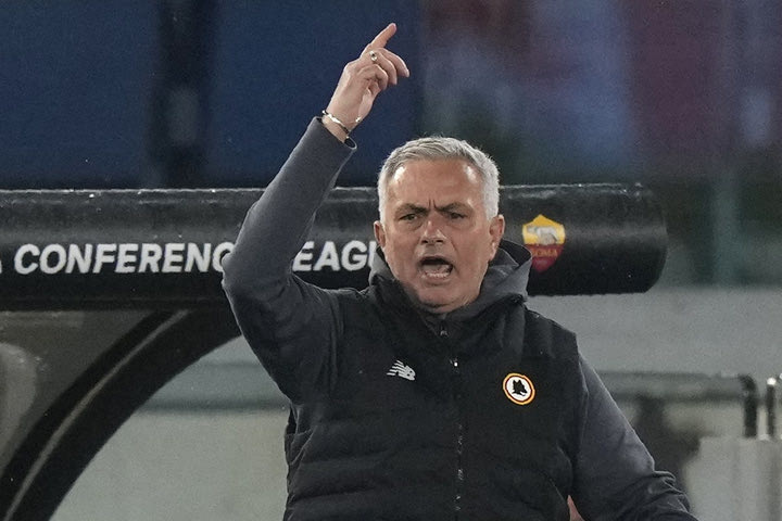 Μουρίνιο: “Πήρα τρεις τίτλους με την Γιουνάιτεντ που δυστυχώς ήταν οι τελευταίοι για το σύλλογο”