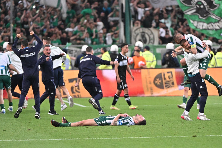 Τελικός Κυπέλλου Λουξ 2022: Παράνοια στους πανηγυρισμούς των παικτών του Παναθηναϊκού για το τρόπαιο