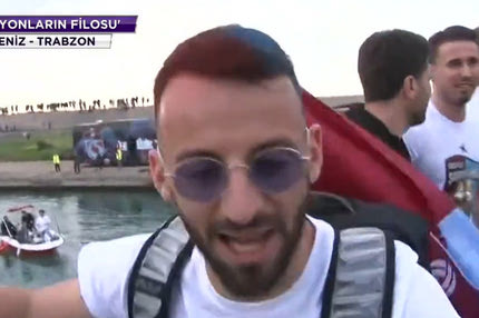 Ο Σιώπης έβαψε τα μαλλιά του στα χρώματα της Τράμπζονσπορ