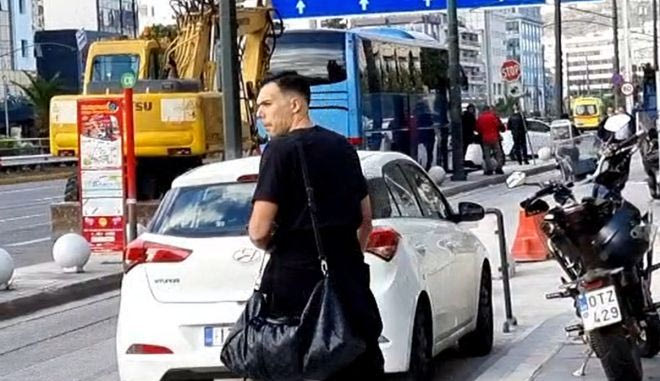 Ολυμπιακός – Μονακό: Η αναχώρηση της ερυθρόλευκης αποστολής για το ΣΕΦ από τη Λεωφόρο Συγγρού