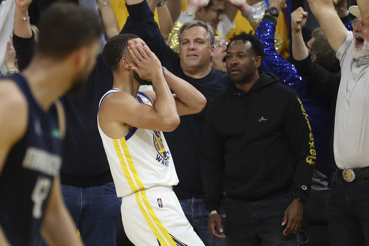 NBA, Γκόλντεν Στέιτ Γουόριορς: Ο Στεφ Κάρι έβαλε το τρίποντο και… έστειλε για ύπνο τους Ντάλας Μάβερικς