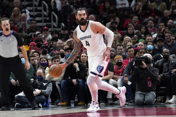 NBA, Γκρίζλις: Πλήγμα με Στίβεν Άνταμς, πιθανότατα θα χάσει και τα playoffs