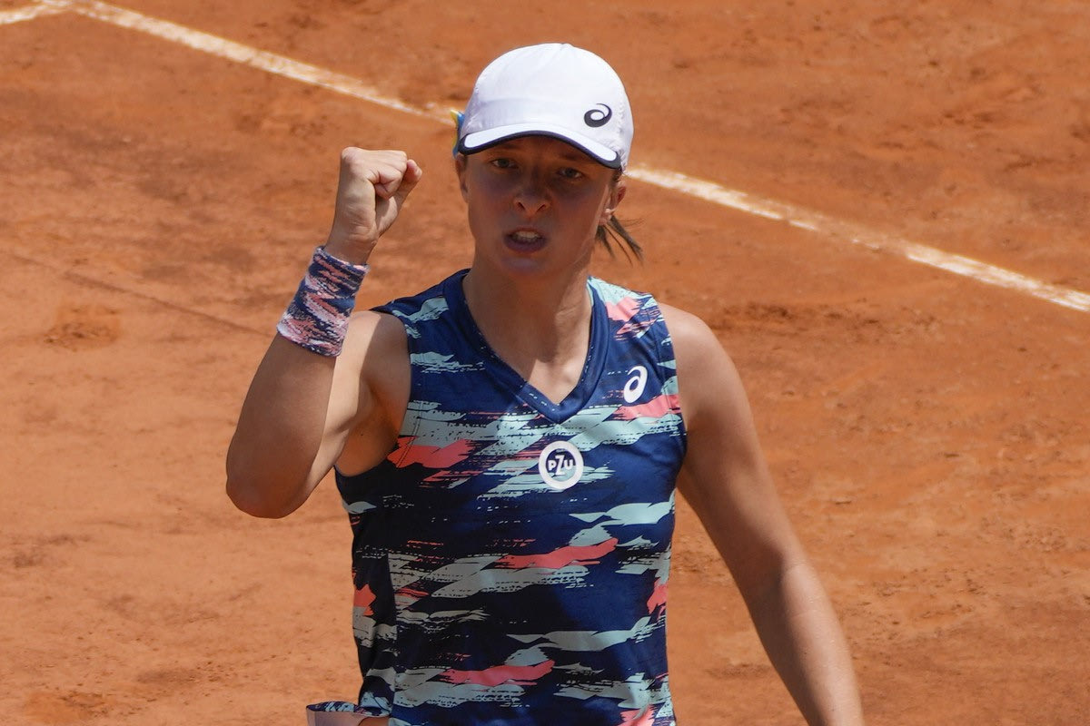 Roland Garros: Πρόκριση με ανατροπή για την Σβιόντεκ, έκλεισε η οκτάδα στις γυναίκες