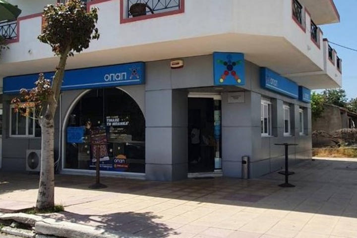Κέρδισε 6,3 εκατ. ευρώ στο ΤΖΟΚΕΡ με 3 ευρώ – Η ιδιοκτήτρια του τυχερού καταστήματος ΟΠΑΠ στην Κω μιλάει για το «χρυσό» δελτίο