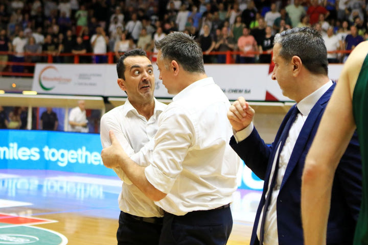 Σύρραξη στο φινάλε του Λάρισα – Παναθηναϊκός, εκτός εαυτού ο Βόβορας