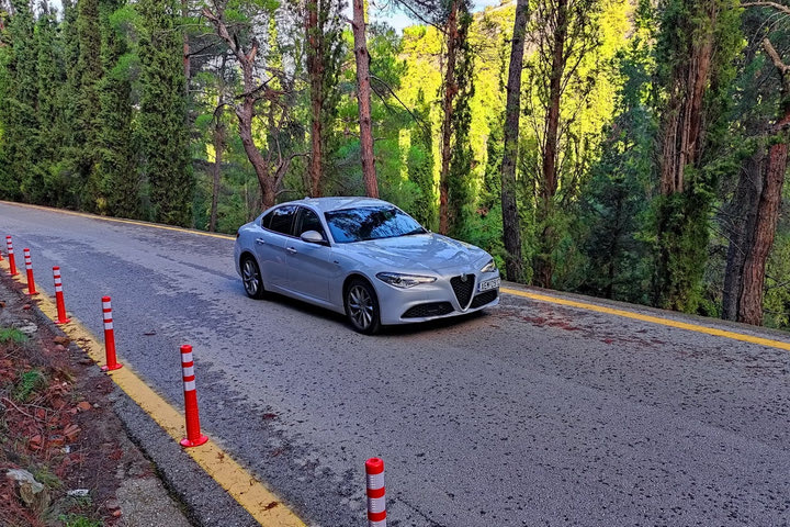 Δοκιμή Alfa Romeo Giulia Sprint 2.0 Turbo 200 PS: Άκρως ερωτεύσιμη, είτε τη βλέπεις είτε την οδηγείς