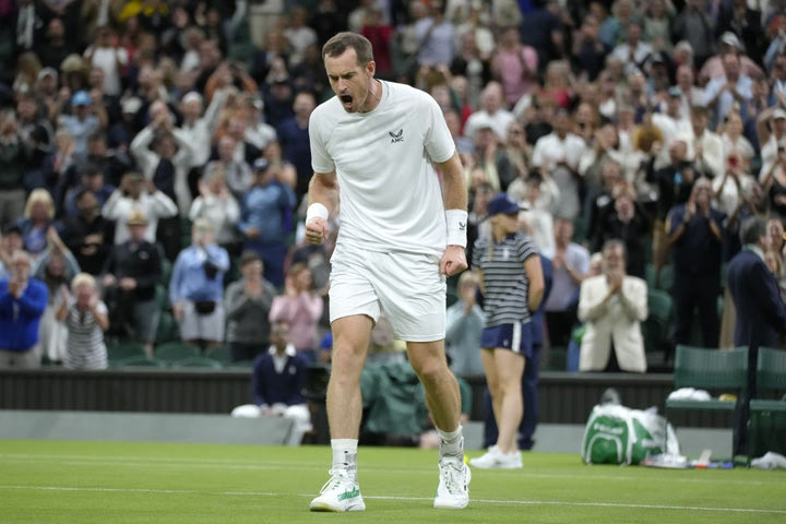 Τσιτσιπάς: Με Μάρεϊ στον 2ο γύρο του Wimbledon