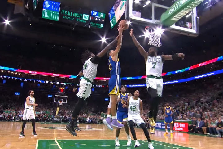 NBA Finals, Σέλτικς – Γουόριορς: Η τάπα του Γουίλιαμς στον Κάρι στην κορυφή του Top-5 του Game 6