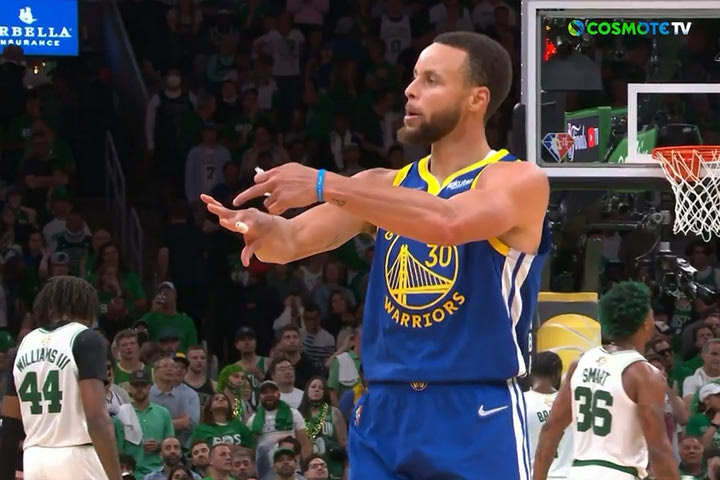 NBA Finals, Σέλτικς – Γουόριορς: Ο Κάρι ευστόχησε σε συνεχόμενα τρίποντα και έδειξε στο κοινό της Βοστώνης ότι θέλει το δακτυλίδι