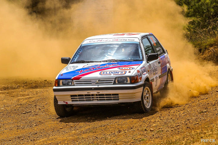 Violet & Cherry: Τα δύο αγωνιστικά Nissan που έτρεξαν στο Ιστορικό Ράλλυ Ακρόπολις