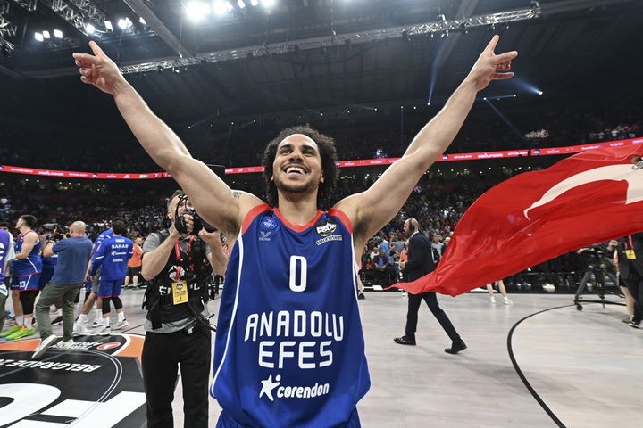 Επίσημο: Ο Λάρκιν για δύο ακόμα χρόνια στην Αναντολού Εφές