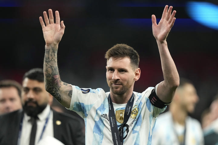 Μέσι: Έγινε ο δεύτερος στην ιστορία που φτάνει τα 40 τρόπαια