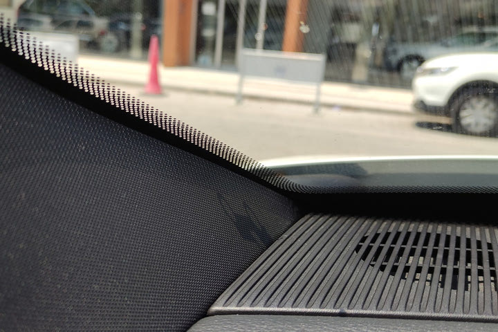 Τι είναι οι μαύρες κουκίδες στο παρμπρίζ των καινούριων αυτοκινήτων