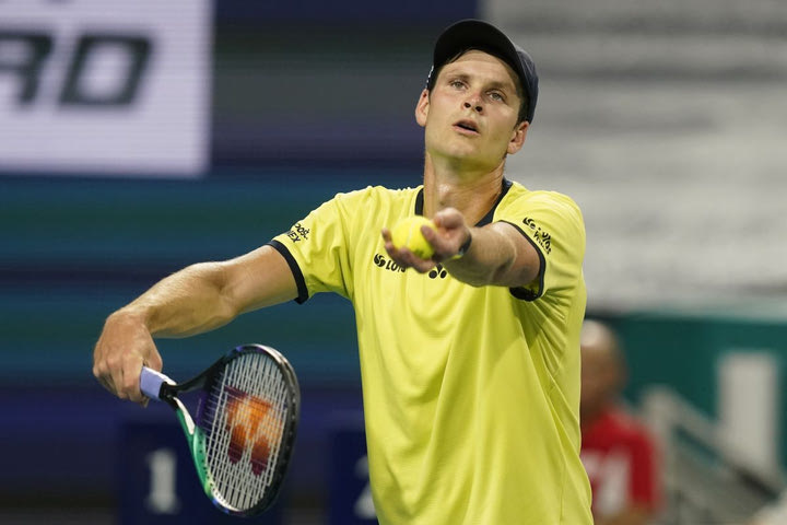 ATP Finals: Ο Χούρκατς στη θέση του Τσιτσιπά στο ματς με τον Τζόκοβιτς