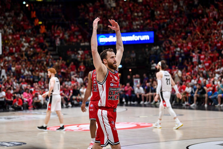 Ο Σέρχιο Ροντρίγκεθ μπαίνει στο Hall of Fame της Αρμάνι στο παιχνίδι με τη Ρεάλ