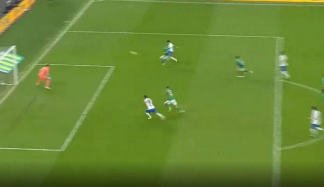 Ο Ρότα έχασε την ευκαιρία για το 2-0 λίγο πριν το τέλος του ημιχρόνου