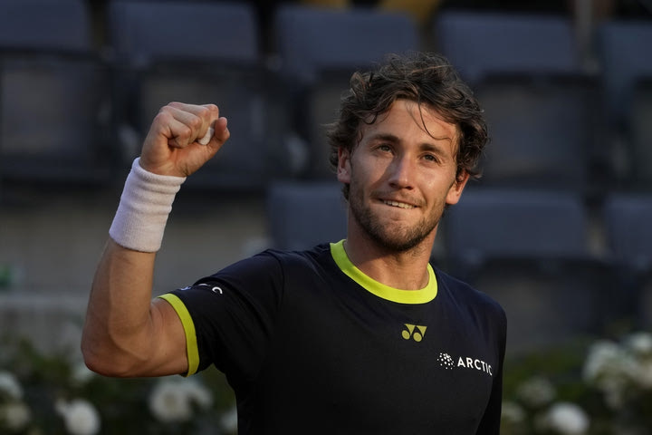 Roland Garros: Σπουδαία ανατροπή για Ρουντ και πρόκριση στον τελικό